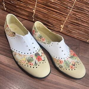 BIION Oxford Pattern Spikeless Shoe - Tropical women’s 7